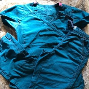 Women’s Scrubs Bundle!